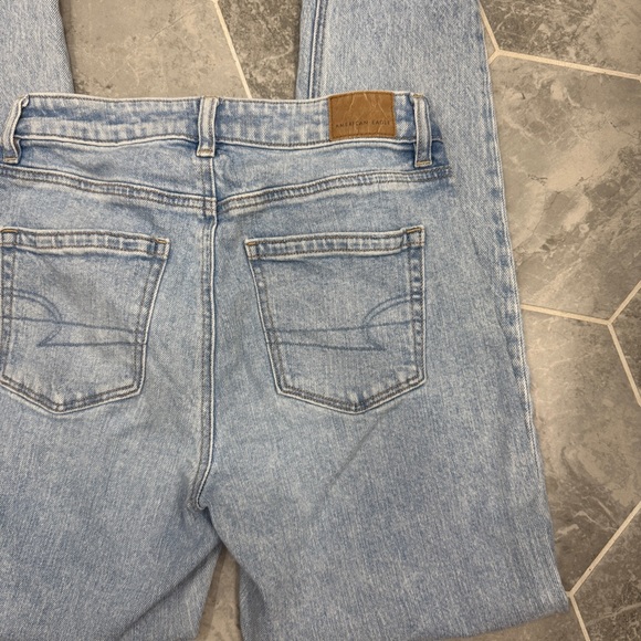 American Eagle Light Blue Mom Jeans - Picture 6 of 6